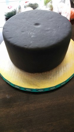 Pic 3 Covered Cake Dummy and board.jpg