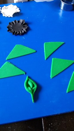 Pic 6 Ruffled half circles base and make leaves